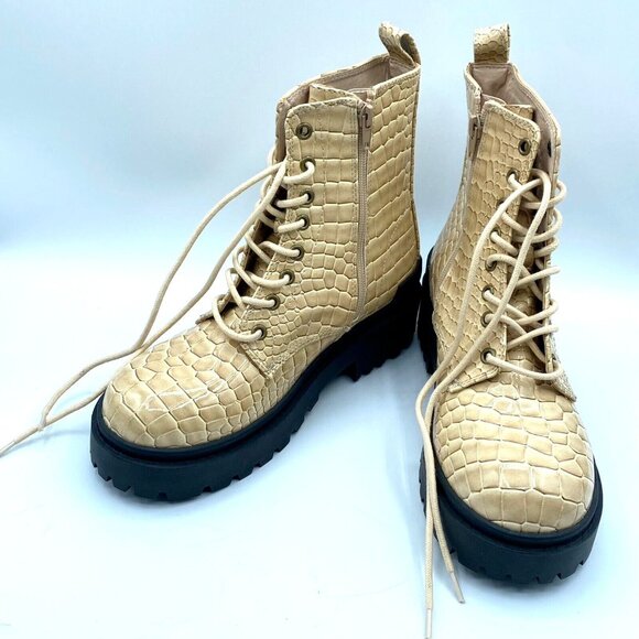 Urban Outfitters Shoes - Urban Outfitters Womens Faux Croco Lace Up Platform Boot Sz 8 Beige Zip NWOB